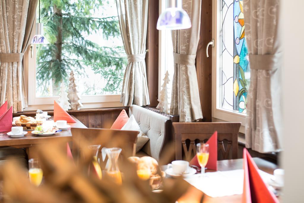 Hotel Garni Caroline イシュグル 部屋 写真